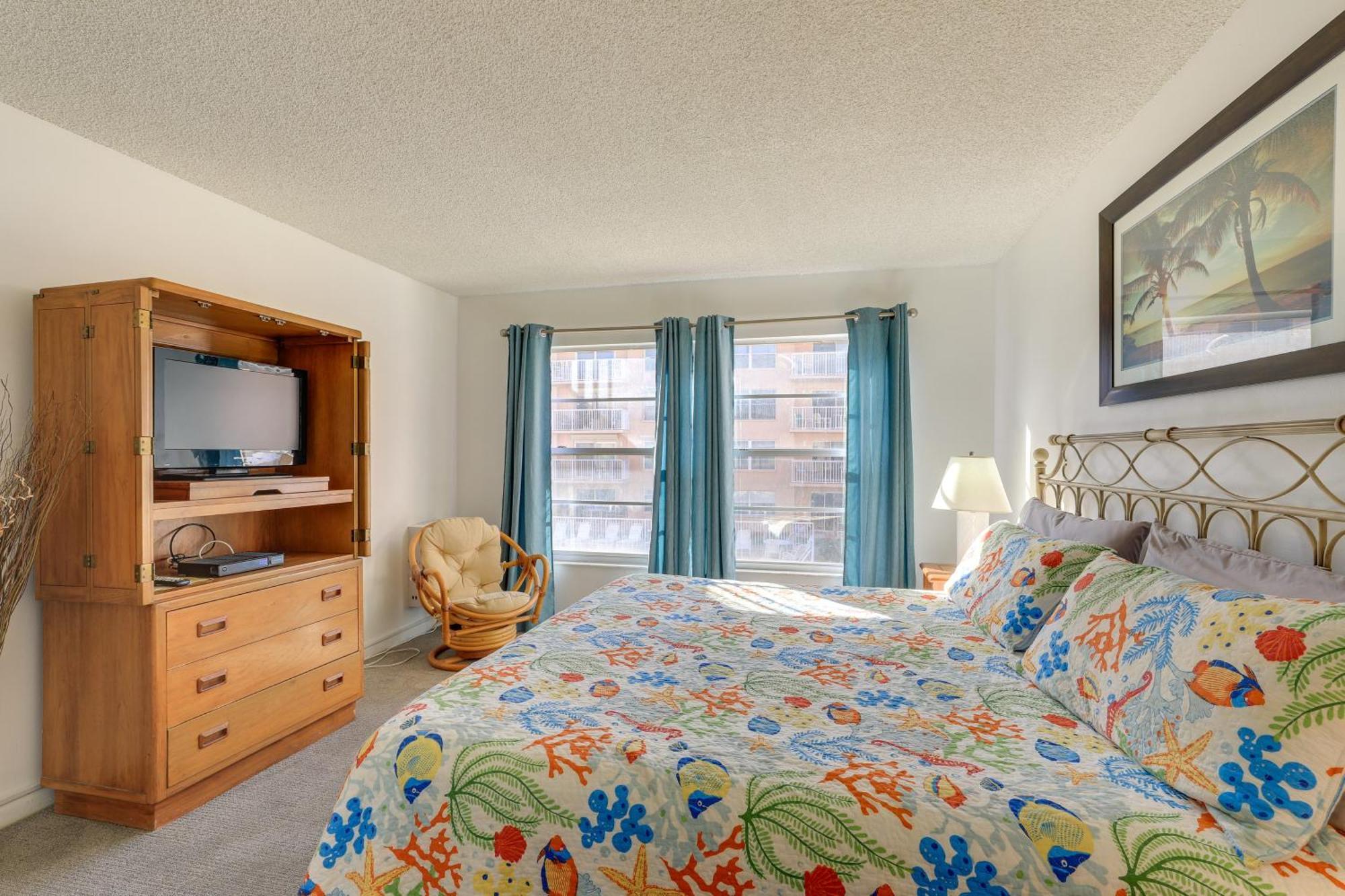 Central Cocoa Beach Condo With View, Steps To Beach! Exterior photo