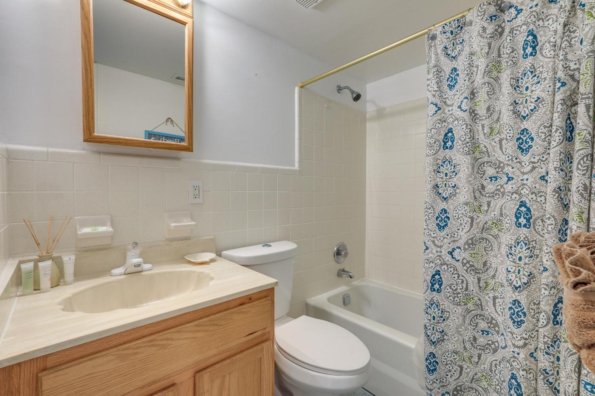 Central Cocoa Beach Condo With View, Steps To Beach! Exterior photo